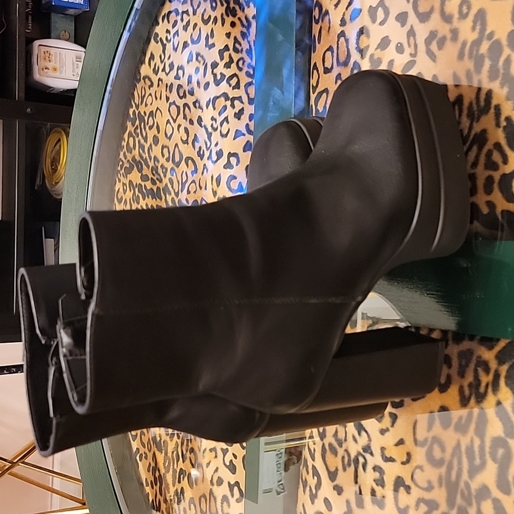 Platform ankle boots